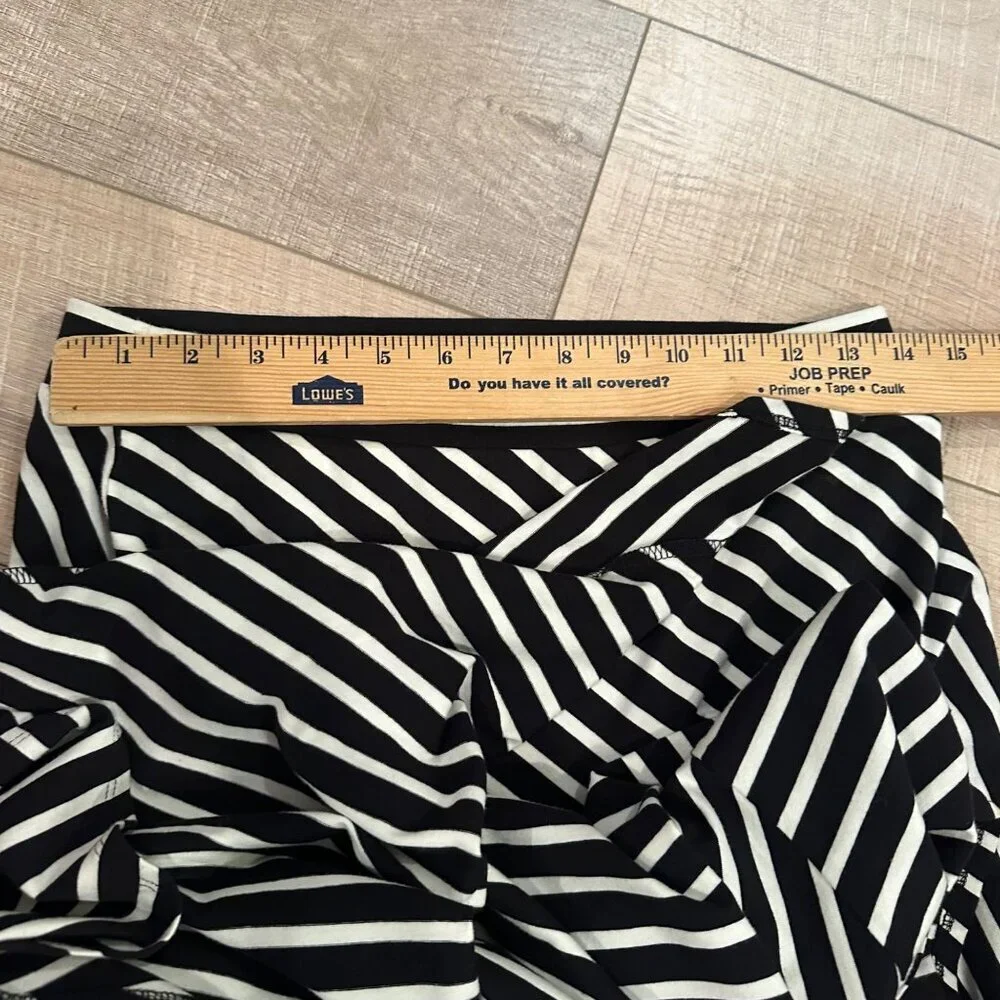 TALBOTS WOMENS BLACK AND WHITE STRIPE SKIRT XS